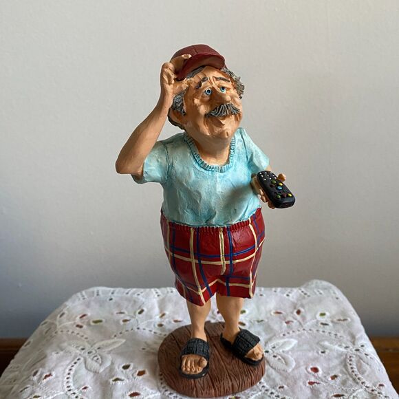 Vintage Russ Berrie "Gimme A Break" Figurine, Quirky Grandpa with Remote - Picture 7 of 9